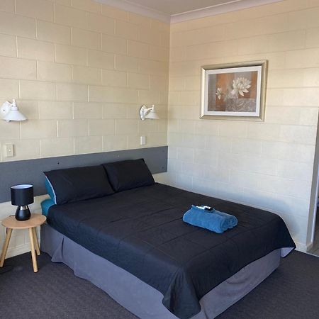 Central Point Motel Mount Isa Extérieur photo